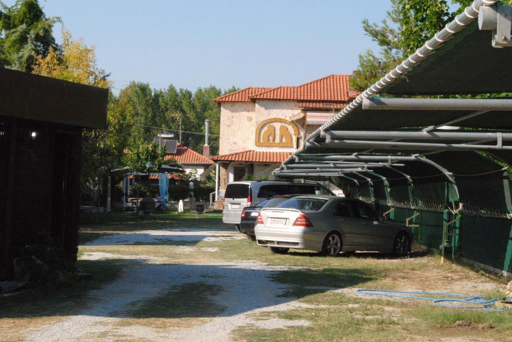Hotel Fernando à Ofrínion Extérieur photo