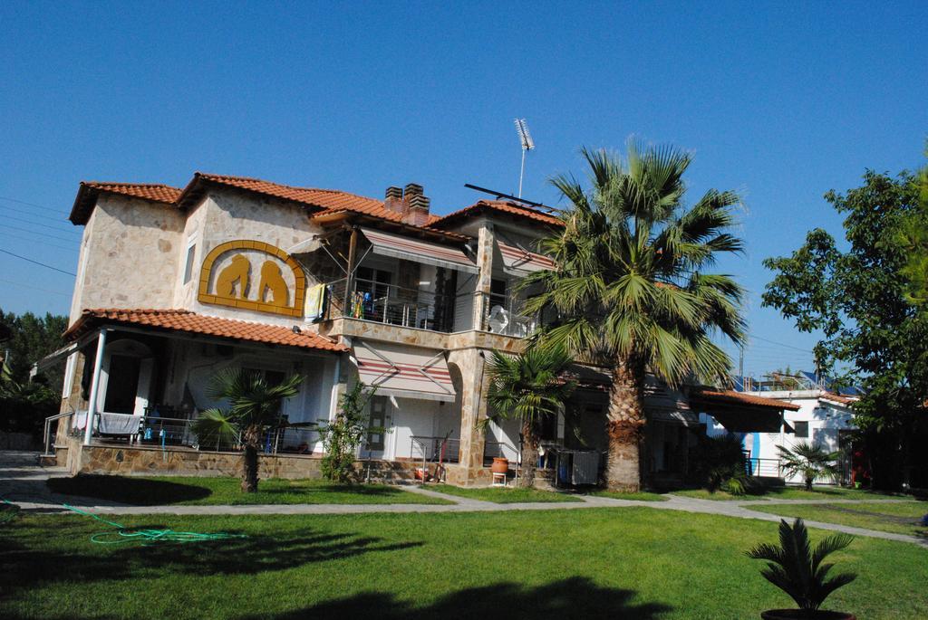 Hotel Fernando à Ofrínion Extérieur photo