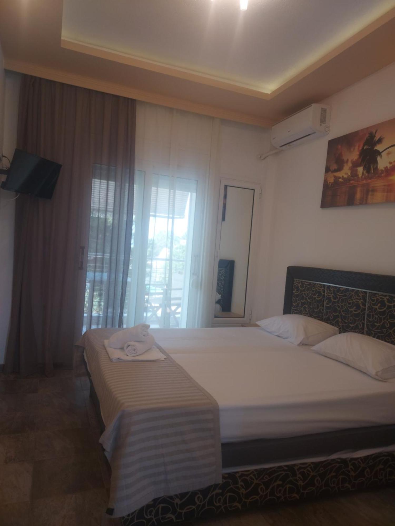 Hotel Fernando à Ofrínion Extérieur photo