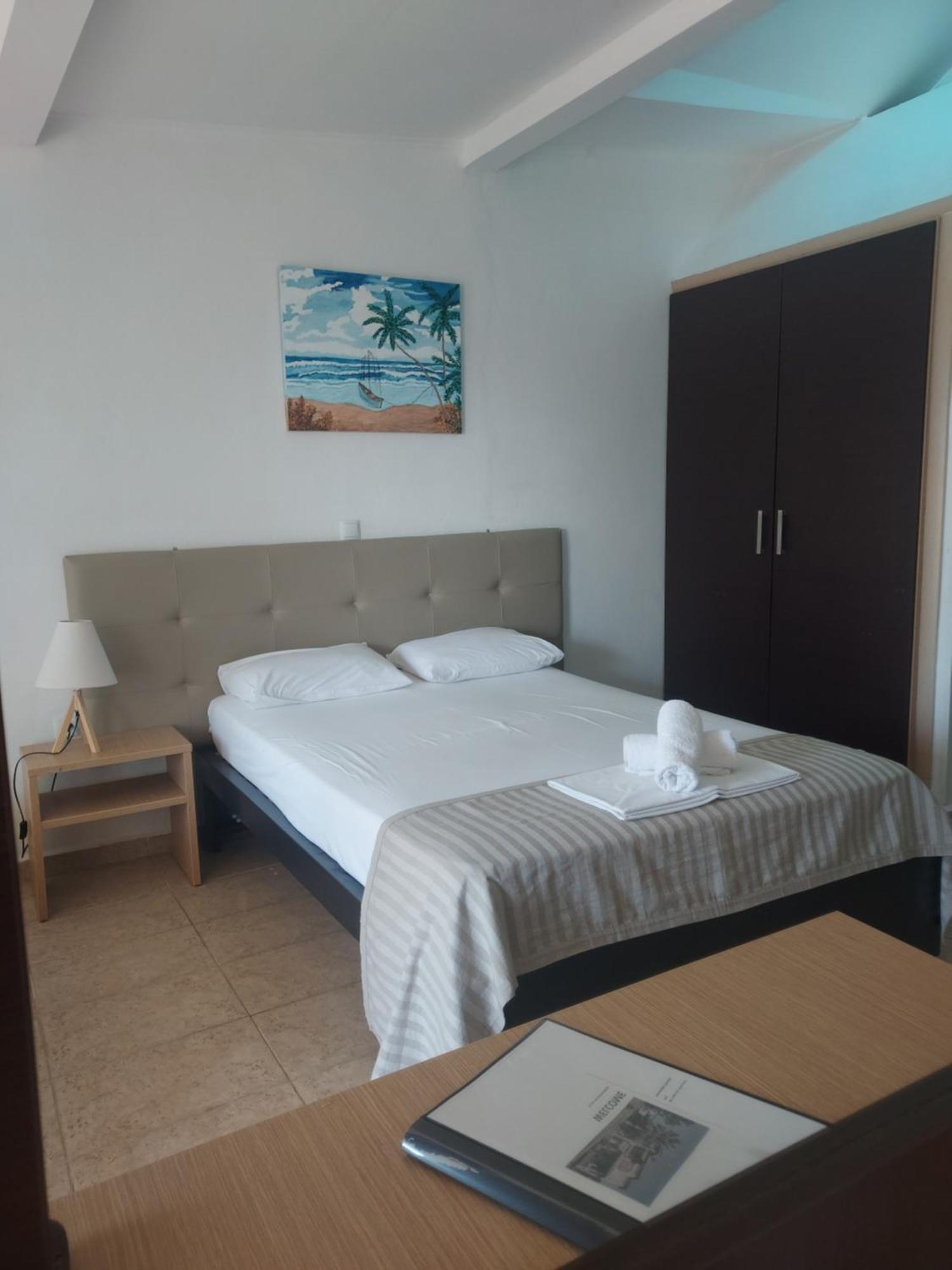 Hotel Fernando à Ofrínion Extérieur photo