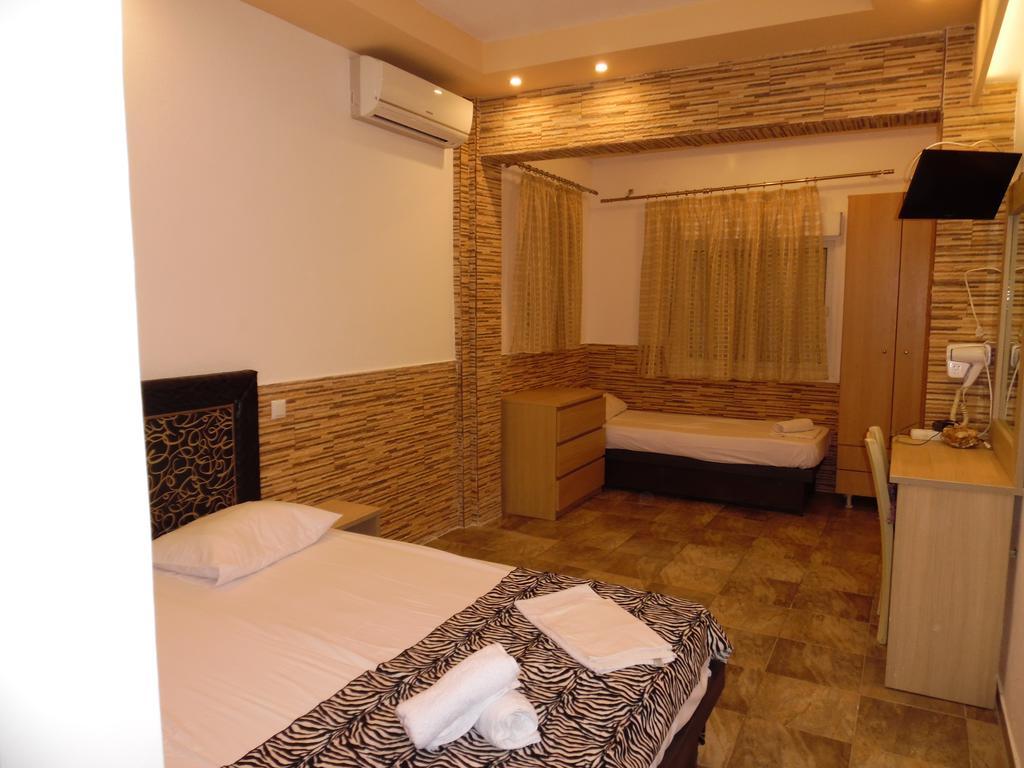 Hotel Fernando à Ofrínion Extérieur photo